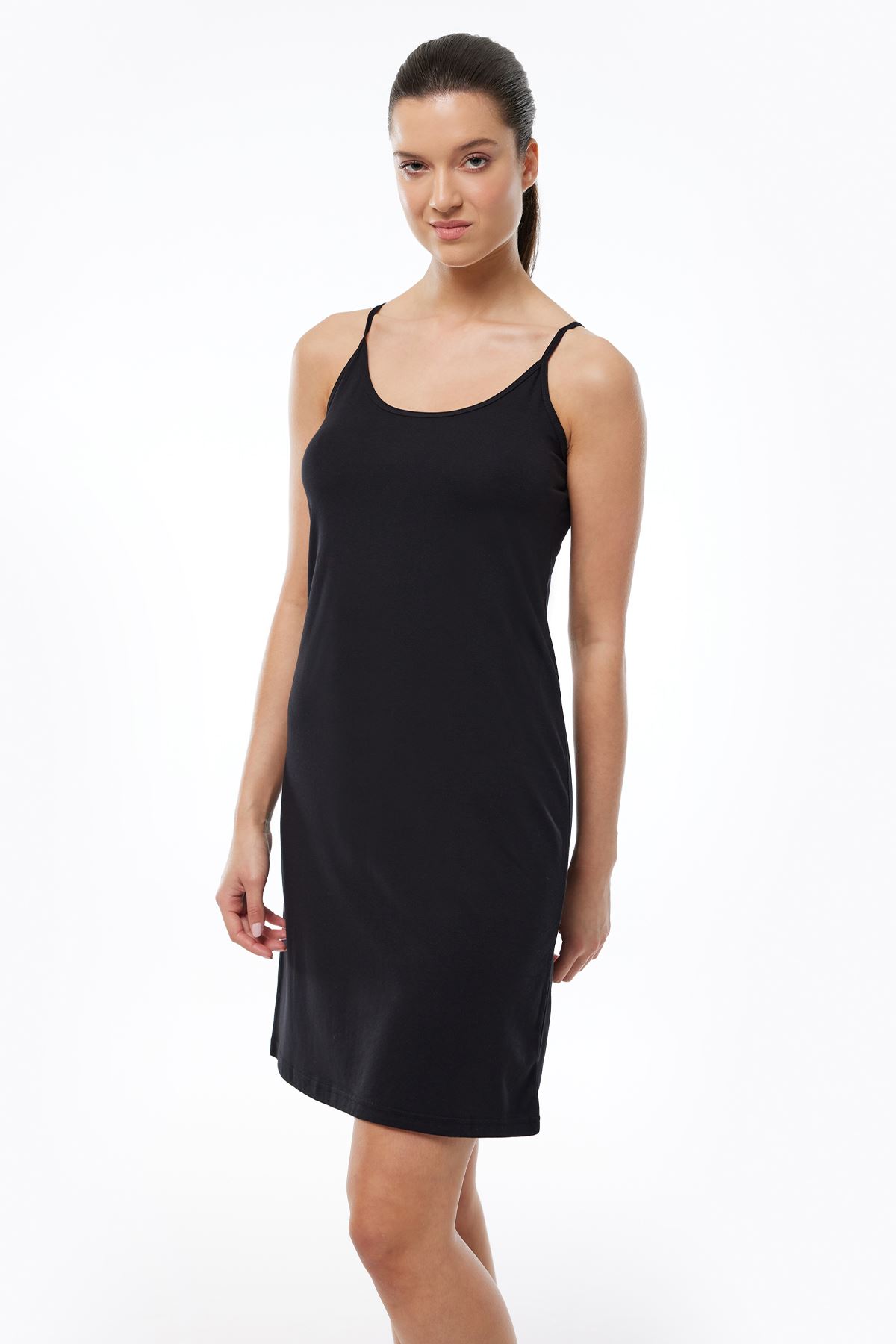 Kadın Siyah Ayarlanabilir İp Askılı Geniş Elbise Astarı Modal Kombinezon 1060